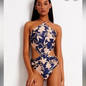 PatBO
STARGAZER CUT-OUT SWIMSUIT